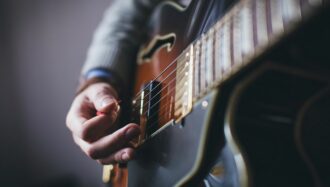 Hybrid Picking: la tecnica mista per esprimere versatilità e dinamica sulla chitarra.